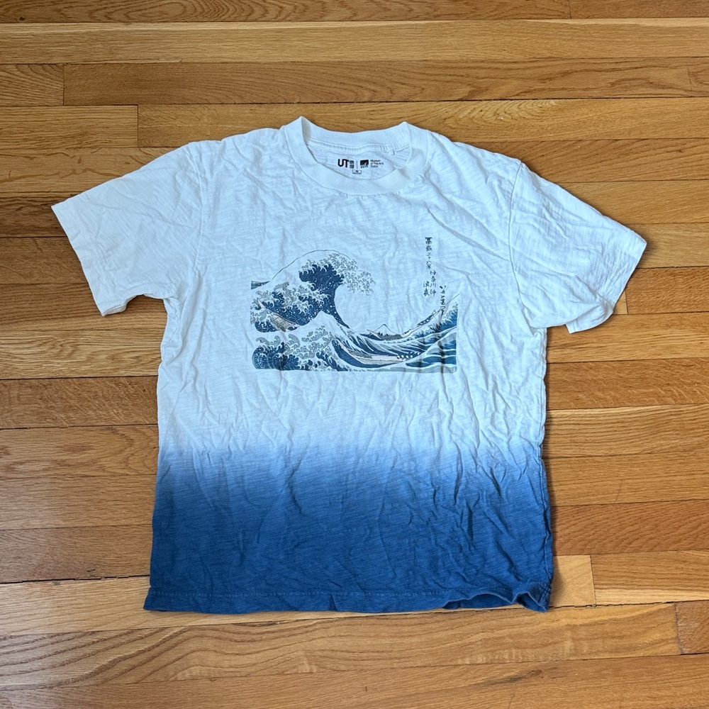 Uniqlo Blue and White Graphic Tee